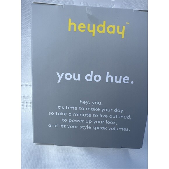 Apple AirPods Pro‎ (1 & 2 Generation) Silicone Case Clip - heyday™ - soft purple - Picture 4 of 6